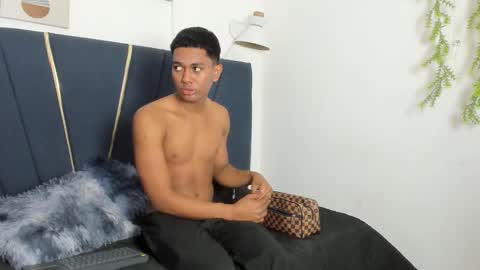 alexx_cum18 online show from 03/18/26, 12:30