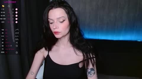 Snapshot of alexxa_bloom chatting on 10/31/25, 05:08 Alexa Bloom online show from 10/31/25, 05:08