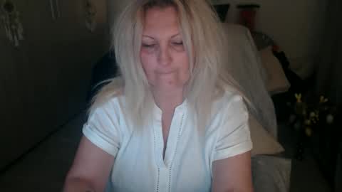 Jhoa online show from 04/15/26, 09:48