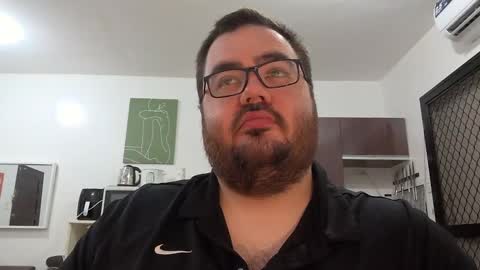 Snapshot of alexxxbear chatting on 02/11/25, 05:18 alexxxbear online show from 02/11/25, 05:18