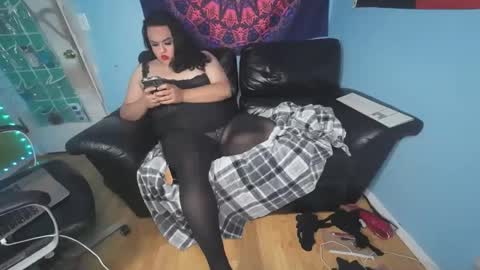 alexxxis2011x3 online show from 12/01/25, 05:56