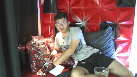 Snapshot of alexy_re chatting on 11/17/25, 05:30 alexy re online show from 11/17/25, 05:30