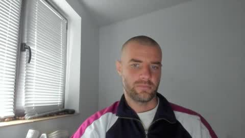 Snapshot of alfiesolomons87 chatting on 10/07/25, 11:18 alfiesolomons87 online show from 10/07/25, 11:18