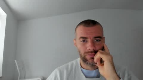 Snapshot of alfiesolomons87 chatting on 10/13/25, 07:41 alfiesolomons87 online show from 10/13/25, 07:41