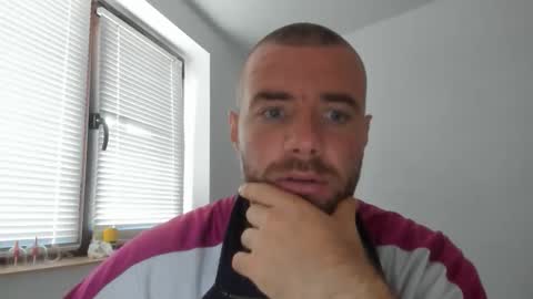 Snapshot of alfiesolomons87 chatting on 10/22/25, 10:15 alfiesolomons87 online show from 10/22/25, 10:15