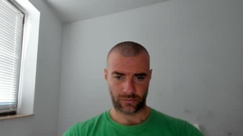 Snapshot of alfiesolomons87 chatting on 10/27/25, 09:46 alfiesolomons87 online show from 10/27/25, 09:46