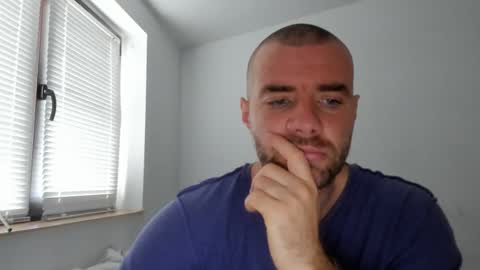 Snapshot of alfiesolomons87 chatting on 10/29/25, 08:38 alfiesolomons87 online show from 10/29/25, 08:38