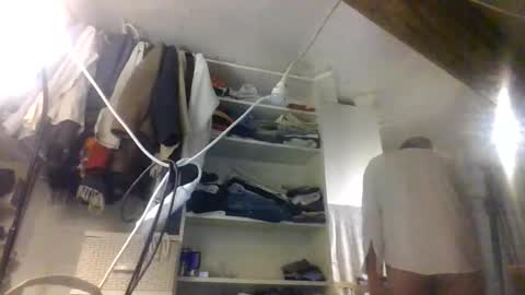 Snapshot of alfred151 chatting on 04/15/26, 07:58 Edgarrrdd1021 online show from 04/15/26, 07:58