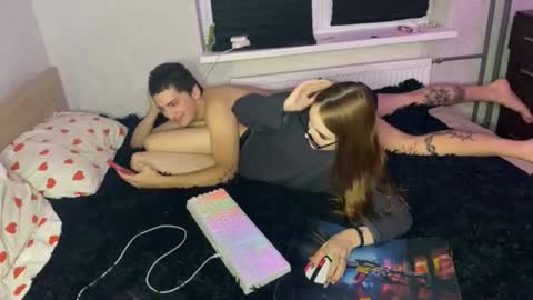 Snapshot of aliatorress chatting on 10/19/25, 03:45 Robert online show from 10/19/25, 03:45