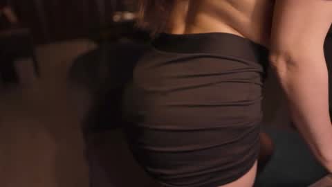 Snapshot of alica_moon_ chatting on 11/23/25, 11:04 Ali online show from 11/23/25, 11:04