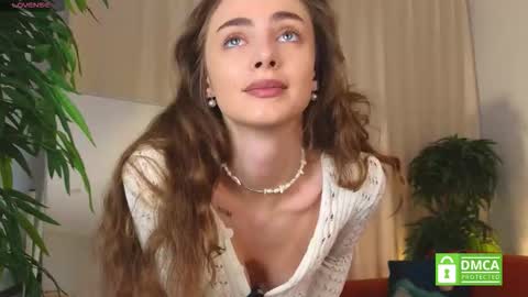 Alicia online show from 09/30/25, 03:33