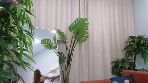 Alicia online show from 11/05/25, 04:56