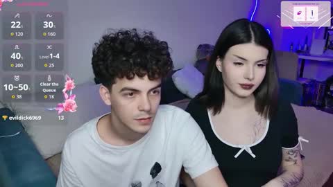 Snapshot of alice118james chatting on 10/03/25, 04:26 alice and james online show from 10/03/25, 04:26