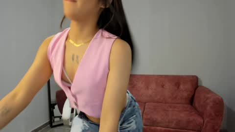 Snapshot of alice23jones chatting on 12/26/24, 09:04 Alice online show from 12/26/24, 09:04