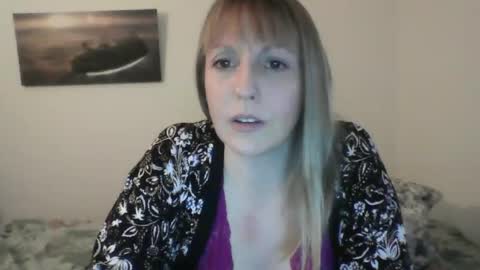 Snapshot of alice8363 chatting on 01/10/25, 04:20 Alice online show from 01/10/25, 04:20