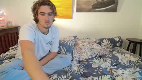 Snapshot of alice8363 chatting on 11/24/25, 09:20 Alice online show from 11/24/25, 09:20