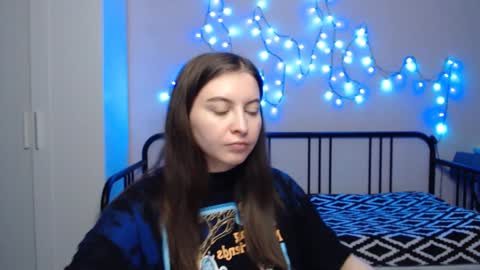 Snapshot of alice_________________________ chatting on 01/08/25, 09:23 Alice online show from 01/08/25, 09:23