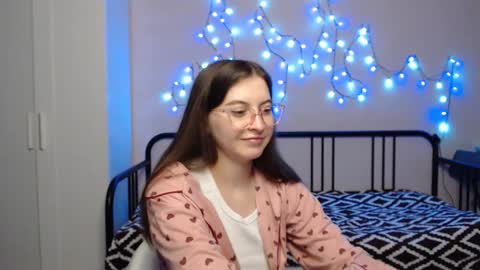 Snapshot of alice_________________________ chatting on 01/10/25, 05:56 Alice online show from 01/10/25, 05:56