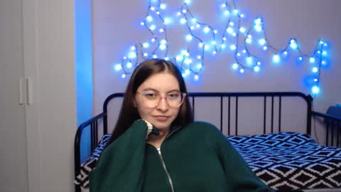 Snapshot of alice_________________________ chatting on 01/12/25, 08:47 Alice online show from 01/12/25, 08:47