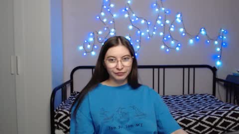 Snapshot of alice_________________________ chatting on 01/13/25, 04:30 Alice online show from 01/13/25, 04:30