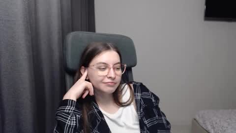 Snapshot of alice_________________________ chatting on 02/15/25, 10:21 Alice online show from 02/15/25, 10:21