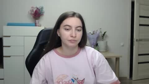 Snapshot of alice_________________________ chatting on 11/23/25, 05:13 Alice online show from 11/23/25, 05:13