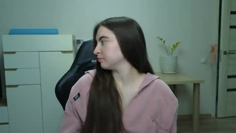 Alice online show from 04/19/26, 04:28