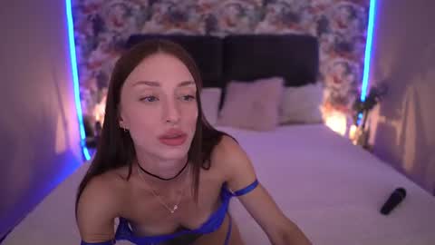 Snapshot of alice_arwen_ chatting on 07/06/26, 01:52 Alice online show from 07/06/26, 01:52