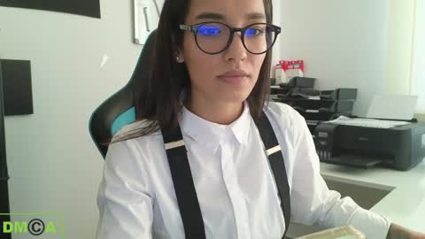 Snapshot of alice_bane chatting on 01/06/25, 02:14 A R Y A T I A online show from 01/06/25, 02:14