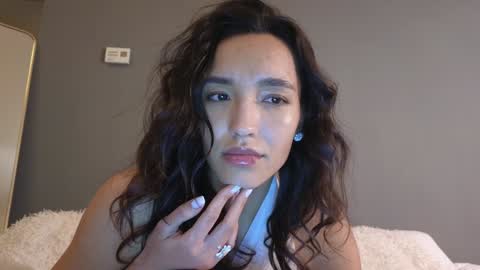 Snapshot of alice_bane chatting on 01/15/25, 10:24 A R Y A T I A online show from 01/15/25, 10:24