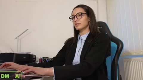 Snapshot of alice_bane chatting on 03/02/25, 04:21 A R Y A T I A online show from 03/02/25, 04:21