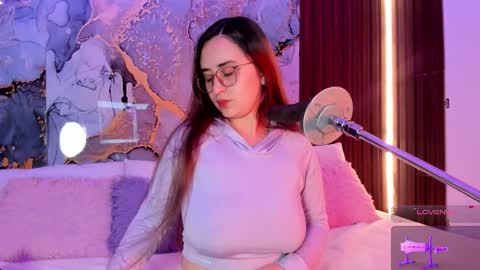 Snapshot of alice_cute77 chatting on 10/25/25, 02:52 Mey online show from 10/25/25, 02:52