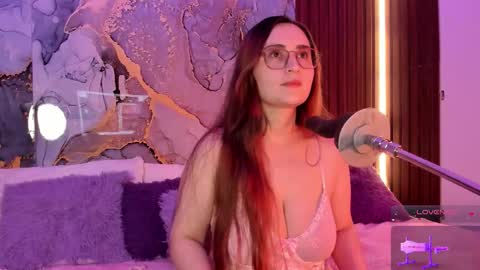 Snapshot of alice_cute77 chatting on 11/07/25, 02:44 Mey online show from 11/07/25, 02:44