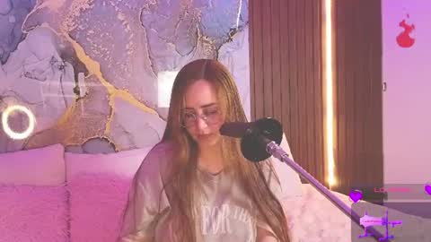 Snapshot of alice_cute77 chatting on 06/05/26, 09:42 Mey online show from 06/05/26, 09:42