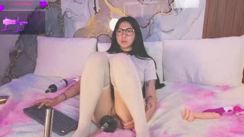 Snapshot of alice_cute77 chatting on 07/17/26, 03:50 Mey online show from 07/17/26, 03:50