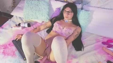 Snapshot of alice_cute77 chatting on 07/18/26, 04:11 Mey online show from 07/18/26, 04:11