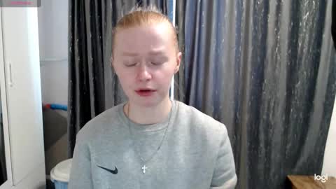 Snapshot of alice_d0ll chatting on 02/15/25, 09:05 Alice online show from 02/15/25, 09:05