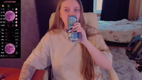 Snapshot of alice_dreamgirl_ chatting on 12/17/24, 10:12 Alice 3 online show from 12/17/24, 10:12