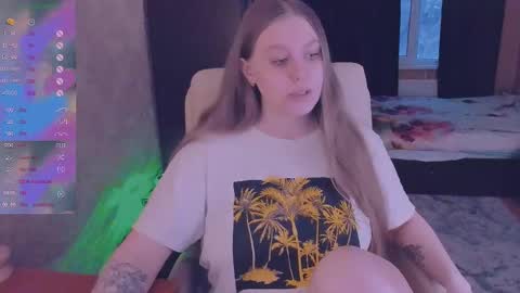 Snapshot of alice_dreamgirl_ chatting on 01/08/25, 01:20 Alice 3 online show from 01/08/25, 01:20