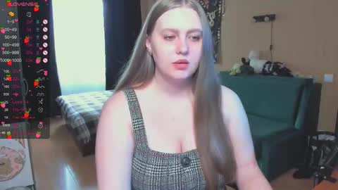 Snapshot of alice_dreamgirl_ chatting on 11/04/25, 10:36 Alice 3 online show from 11/04/25, 10:36