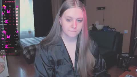 Snapshot of alice_dreamgirl_ chatting on 11/05/25, 12:05 Alice 3 online show from 11/05/25, 12:05