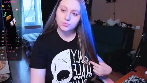 Snapshot of alice_dreamgirl_ chatting on 11/25/25, 12:05 Alice 3 online show from 11/25/25, 12:05