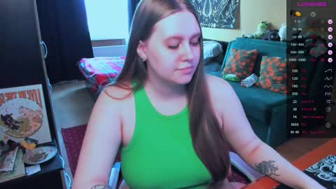 Snapshot of alice_dreamgirl_ chatting on 02/07/26, 10:52 Alice 3 online show from 02/07/26, 10:52