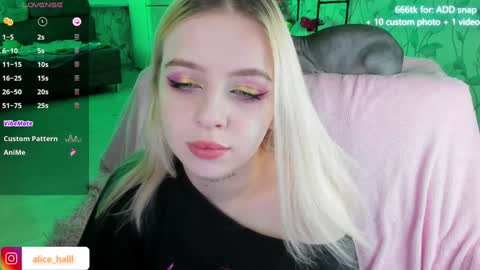 alice_halle online show from 12/13/24, 08:26