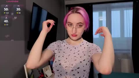 Snapshot of alice_in_chaturland_ chatting on 03/12/26, 12:00 Alice online show from 03/12/26, 12:00