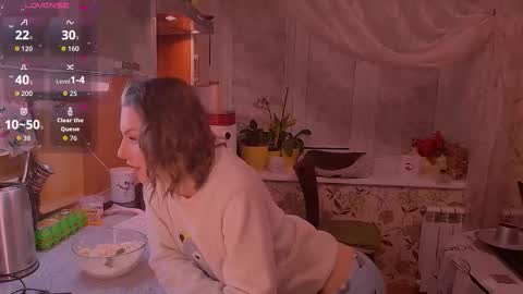 Snapshot of alice_karenina chatting on 11/22/25, 07:24 Alice online show from 11/22/25, 07:24