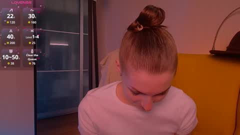 Snapshot of alice_karenina chatting on 11/29/25, 02:47 Alice online show from 11/29/25, 02:47