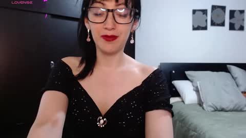 Snapshot of alice_mossa10 chatting on 10/26/25, 09:42 alice mossa online show from 10/26/25, 09:42