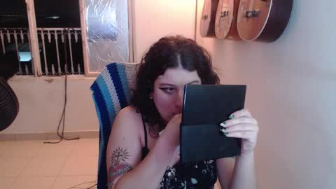 Alicia Aldara online show from 12/05/25, 09:18