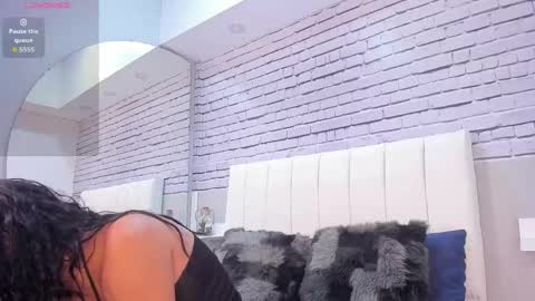 alice_roux online show from 04/18/26, 12:47